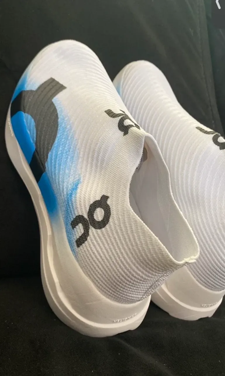 Tweedehands On Running Shoes Size 42 bike — afbeelding 2 van 4