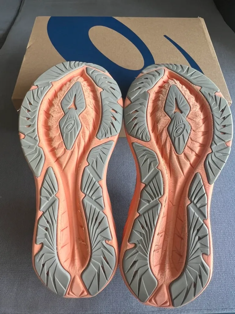 Used Asics Novablast 4 bike — image 6 of 8