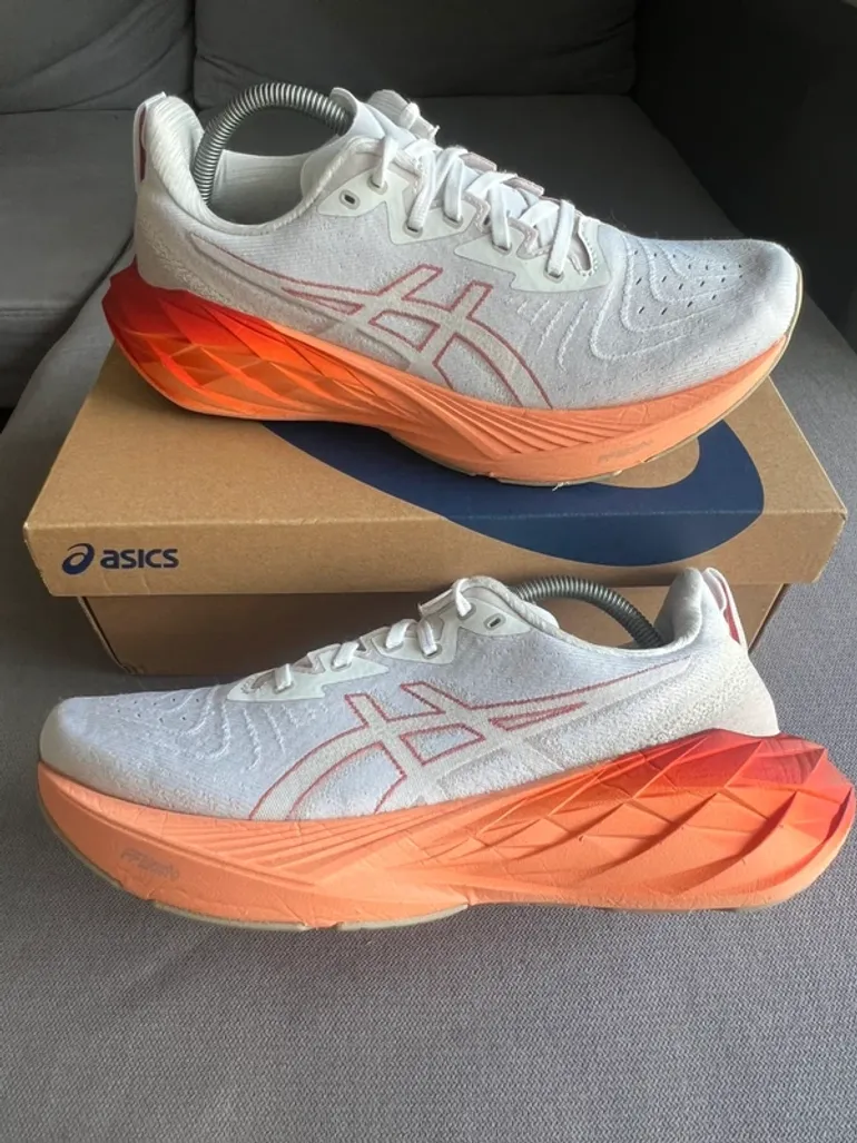 Used Asics Novablast 4 bike — image 1 of 8