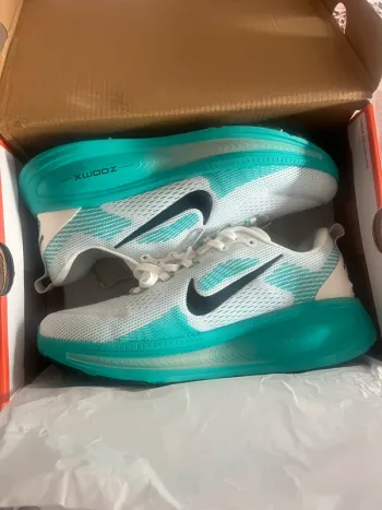 Used Nike Vomero 18 bike