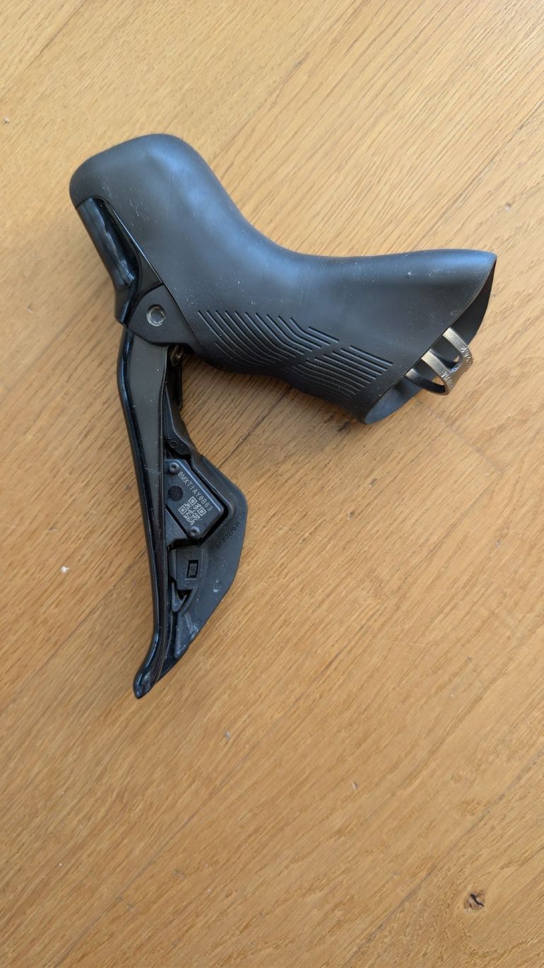 Used Shimano Dura-Ace Di2 STI ST-R9270-R 2024 bike — image 3 of 4