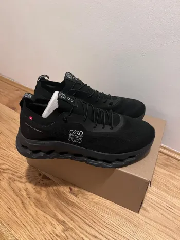 Tweedehands Lightweight On Running Shoes Black Size 43 bike — afbeelding 2 van 6