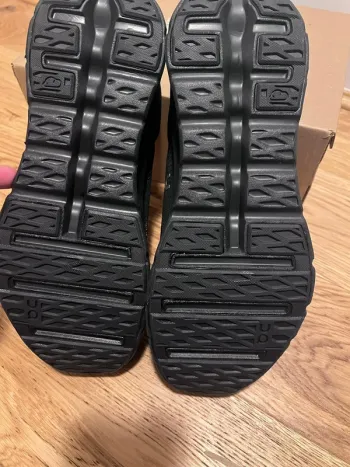 Tweedehands Lightweight On Running Shoes Black Size 43 bike — afbeelding 5 van 6