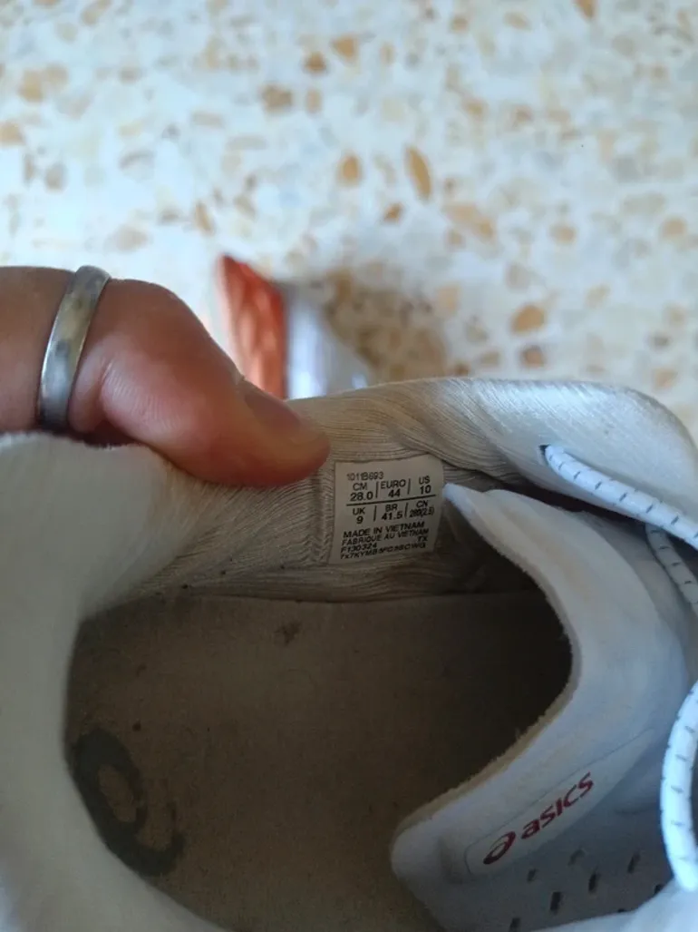 Used Asics Novablast 4 bike — image 3 of 4