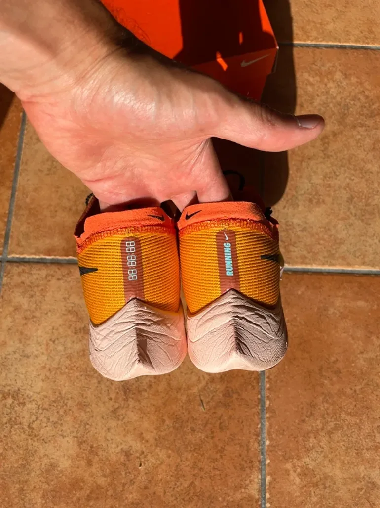 Used Nike Vaporfly Next % 2 bike — image 5 of 9