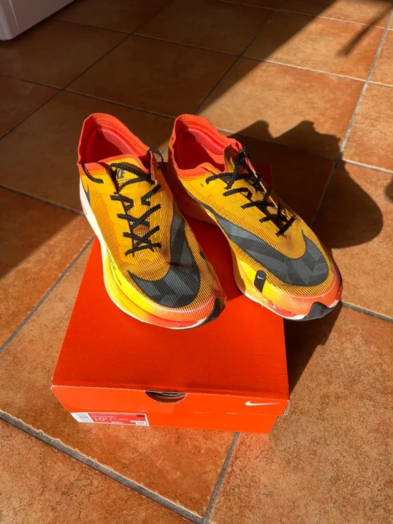 Used Nike Vaporfly Next % 2 bike — image 2 of 9