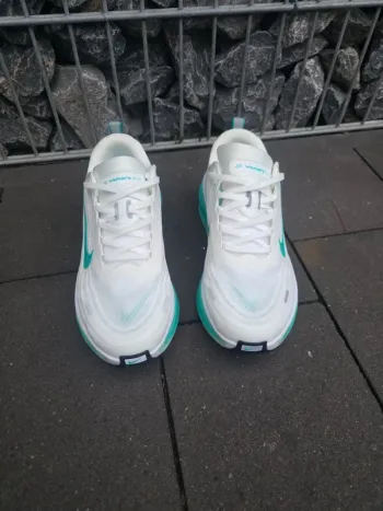 Used Nike Zoom Vomero Plus bike — image 2 of 5