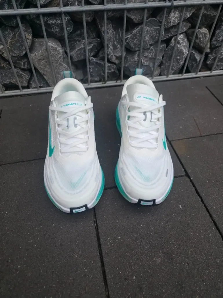 Used Nike Zoom Vomero Plus bike — image 2 of 5