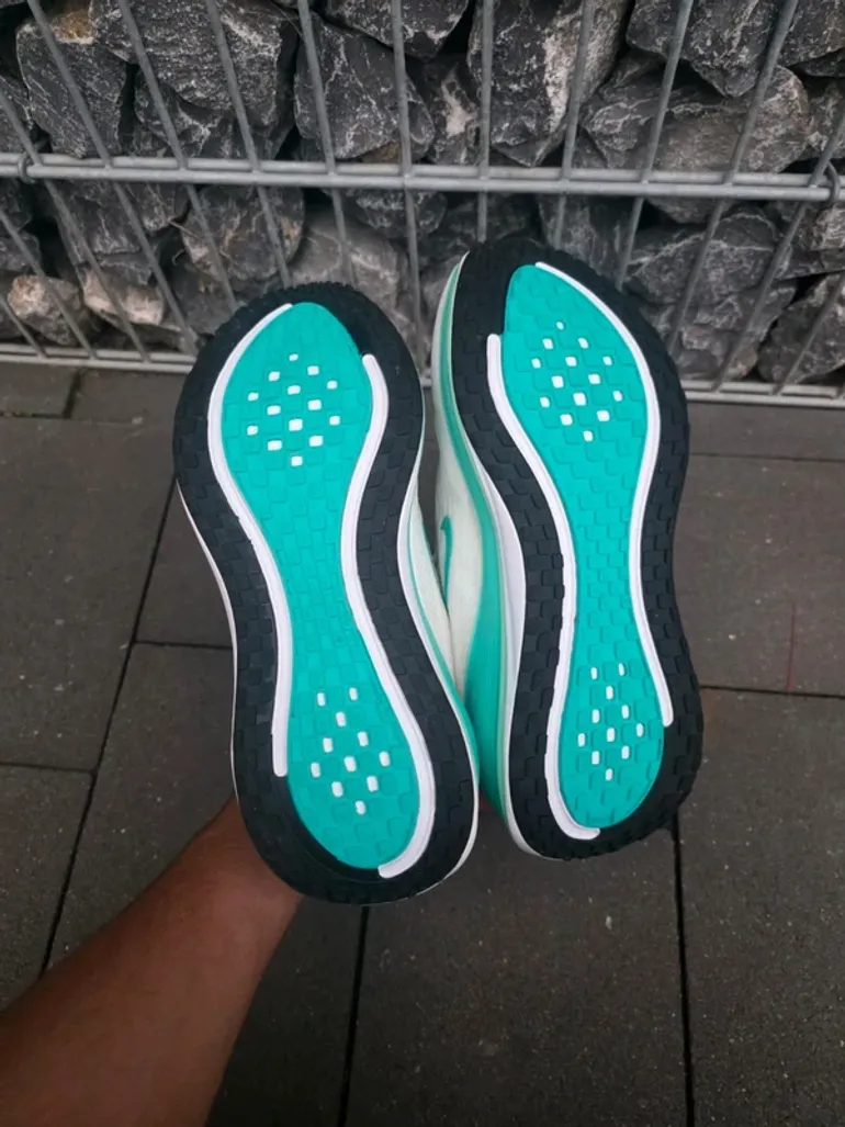 Used Nike Zoom Vomero Plus bike — image 3 of 5