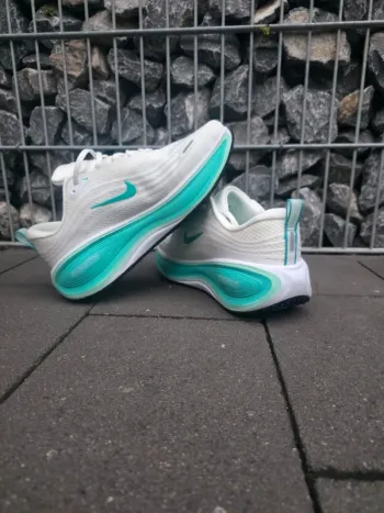 Used Nike Zoom Vomero Plus bike — image 5 of 5