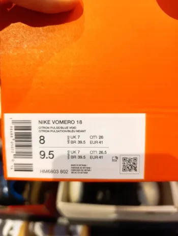 Used Nike Vomero 18 SE bike — image 7 of 7