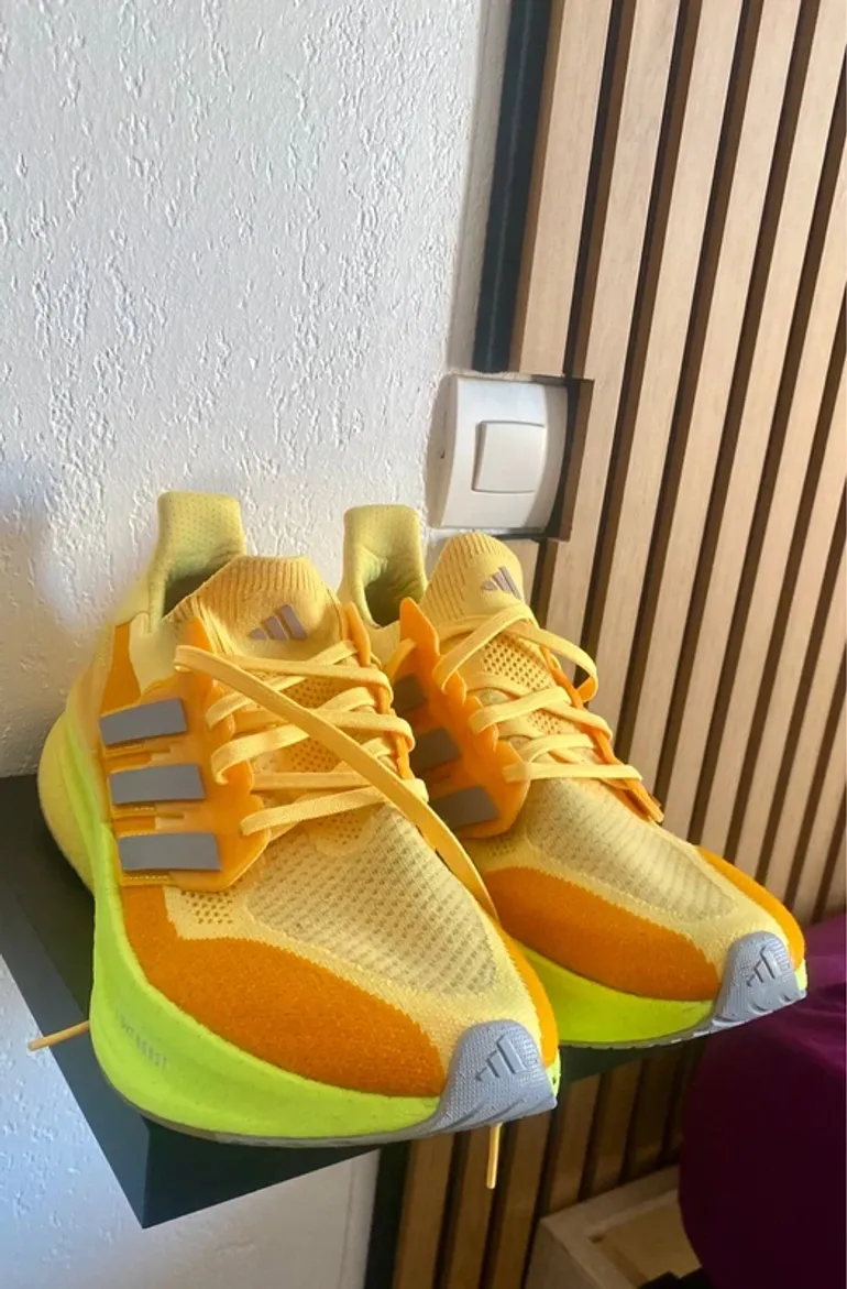 Used Adidas Ultra Boost bike — image 4 of 7