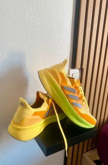 Used Adidas Ultra Boost bike — image 3 of 7