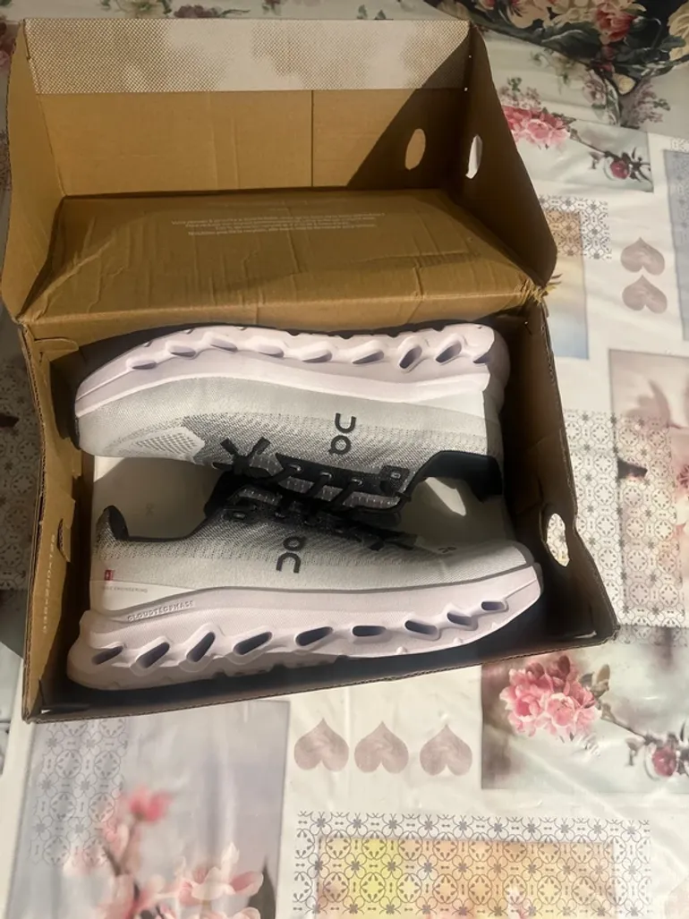 Tweedehands On Running Scarpe on nuovi bike — afbeelding 5 van 6
