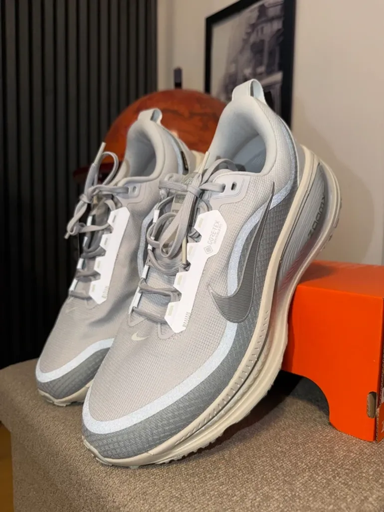 Used Nike Vomero 18 GTX bike — image 1 of 11