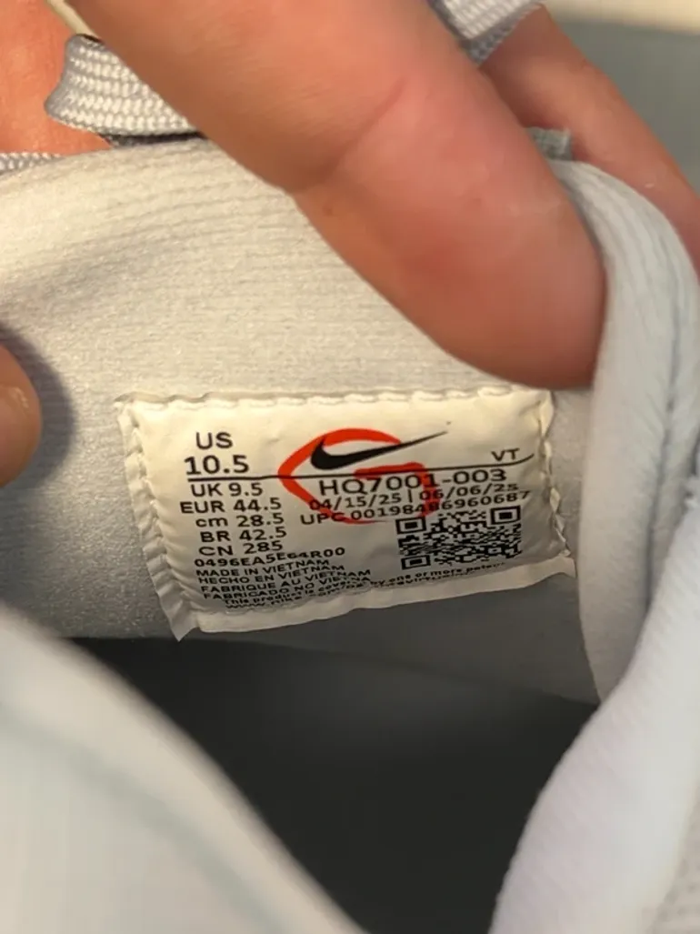 Used Nike Vomero 18 GTX bike — image 10 of 11