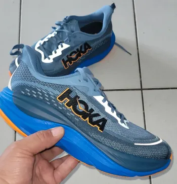 Used Hoka Skyflow bike — image 7 of 7