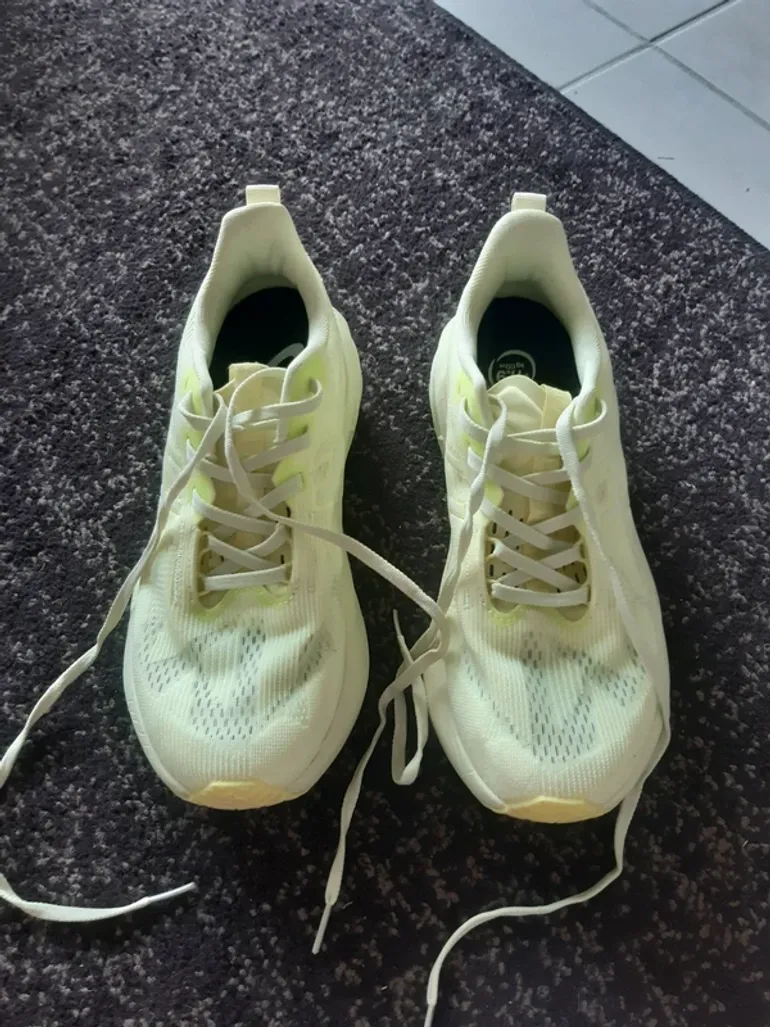 Used Asics Novablast 5 bike — image 1 of 7