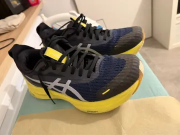 Used Asics Gel Kayano 32 Running Shoes