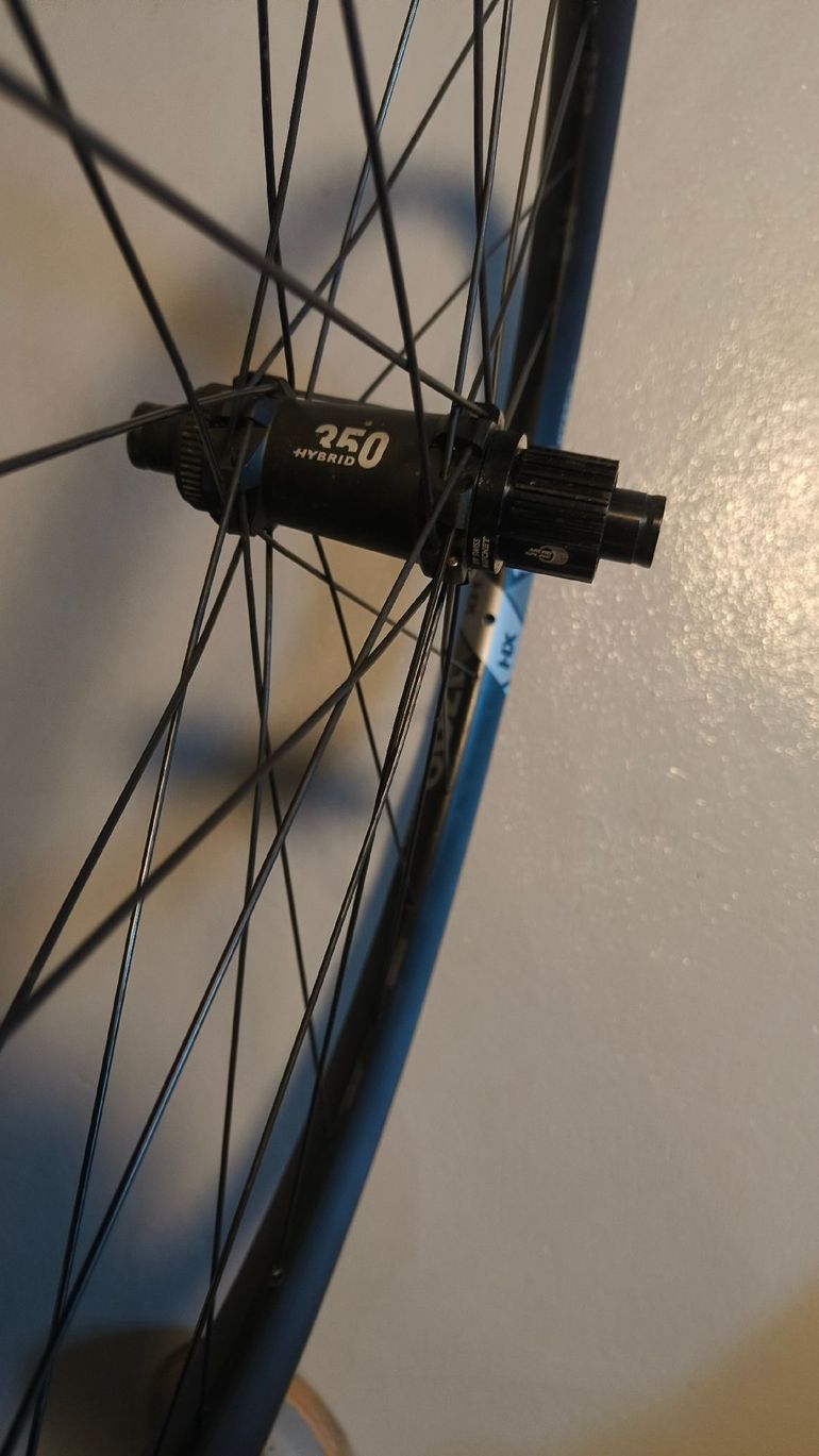 Used Dt Swiss HX 1700 LS Hybrid 2025 bike — image 2 of 5