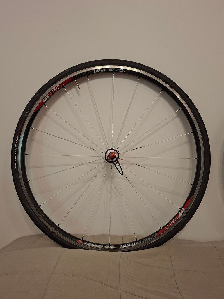Used Dt Swiss rr21 dicut Rim 2016 bike — image 1 of 9