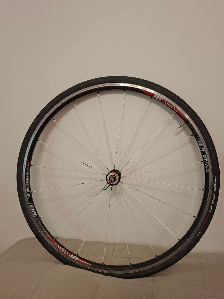 Used Dt Swiss rr21 dicut Rim 2016 bike — image 5 of 9