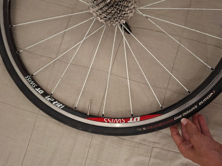 Used Dt Swiss rr21 dicut Rim 2016 bike — image 6 of 9