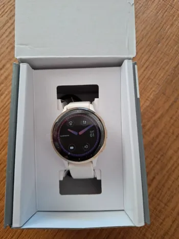 Used Garmin Venu 3S bike — image 2 of 4