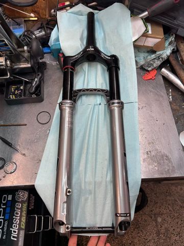 Brugt Rock Shox Pike Ultimate 2024 bike — billede 3 af 9