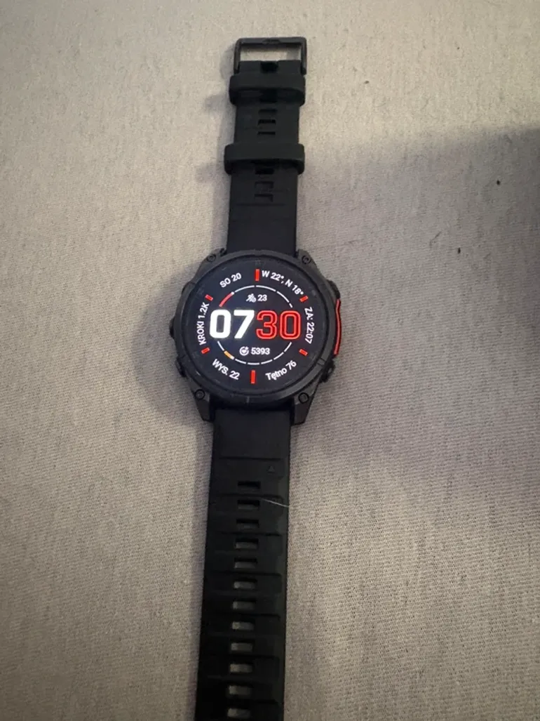 Garmin fenix 8 bike d'occasion — image 2 sur 3