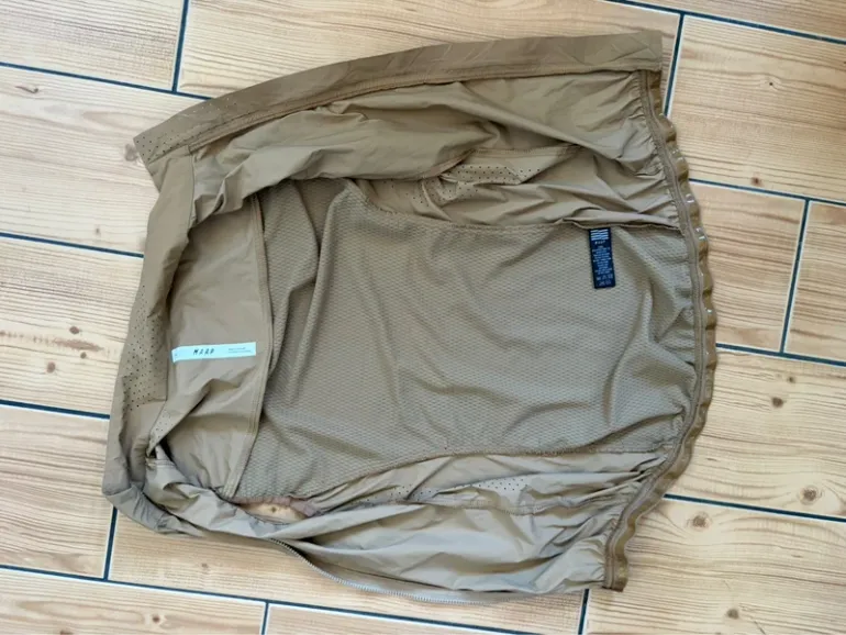 Used MAAP Gilet Velo Kaki Sans Manches Taille XS bike — image 4 of 11