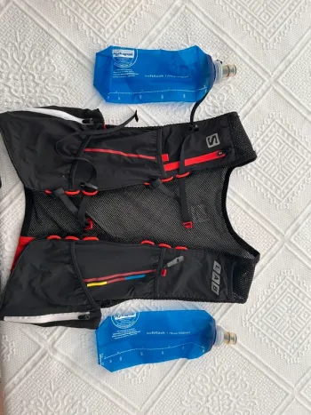 Použité Salomon hardloop hesje drink systeem bike — obrázek 2 z 5