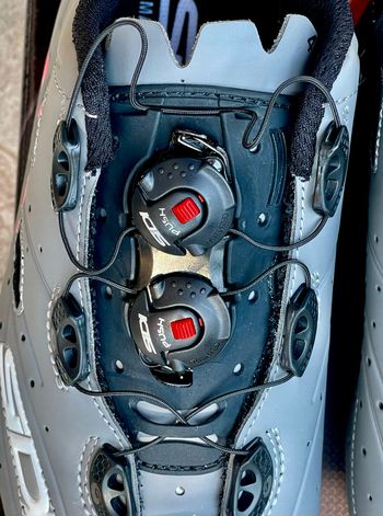Used Sidi Shot Matt Carbon Limited Edition bike — image 4 of 10