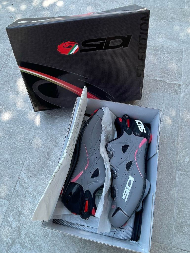 Used Sidi Shot Matt Carbon Limited Edition bike — image 10 of 10
