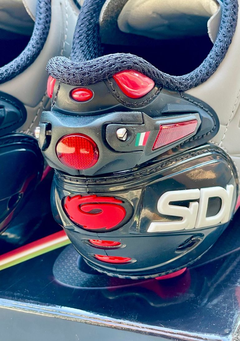 Used Sidi Shot Matt Carbon Limited Edition bike — image 5 of 10