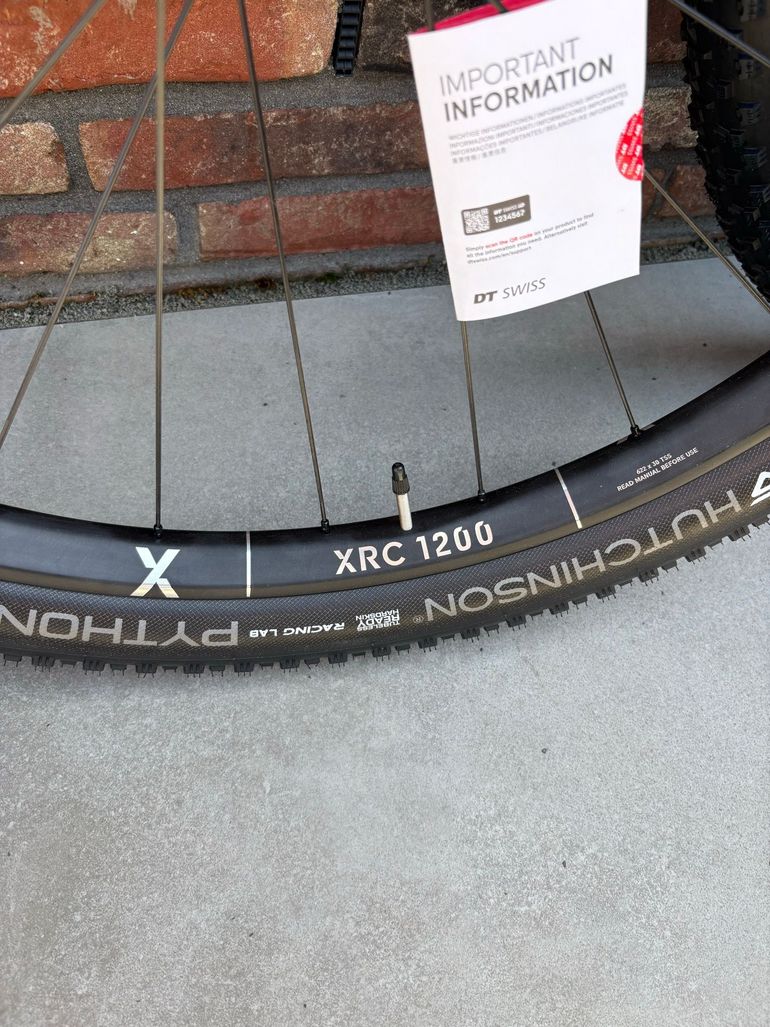 Used Dt Swiss XRC 1200 spline 30 2026 bike — image 5 of 6