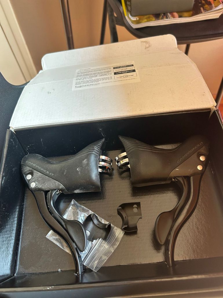 Used Campagnolo Veloce 10-speed Shifters 2017 bike — image 2 of 4