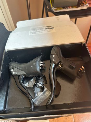 Used Campagnolo Veloce 10-speed Shifters 2017 bike — image 4 of 4