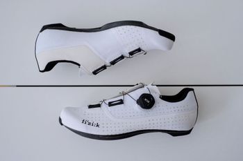 Used Fizik Tempo Overcurve R4 Wide 2025 bike