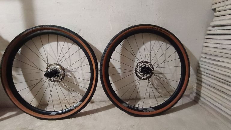 Used Wtb Riddler 700x45c Wheelset bike — image 1 of 5