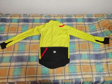 Used Sportful Fiandre Pro Jacket bike — image 2 of 11