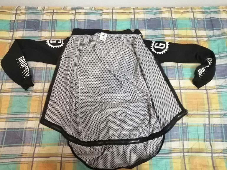 Used EM3 Jacket (Windstopper type) bike — image 9 of 10