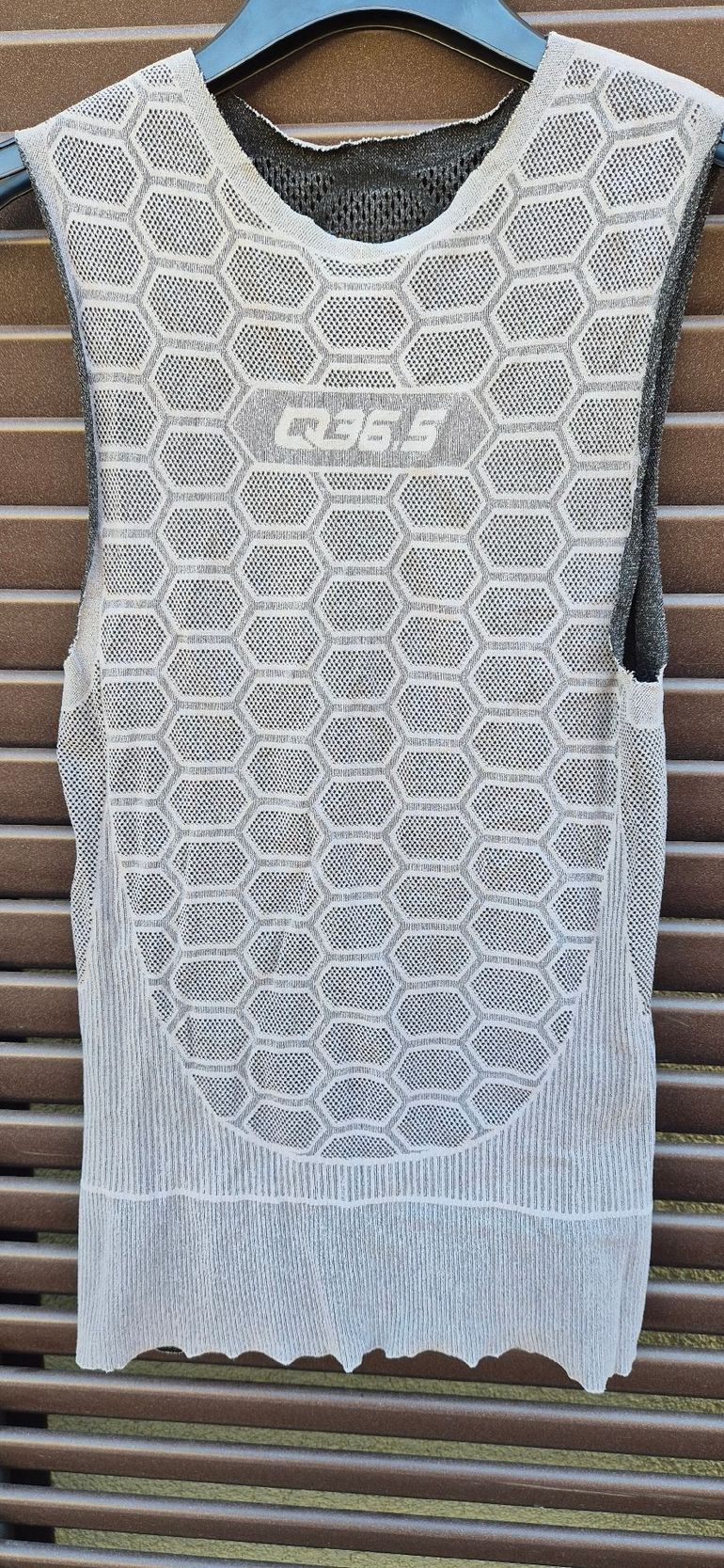 Käytetty Q36.5 Intimo 1 senza maniche grigio bike — kuva 1 / 2