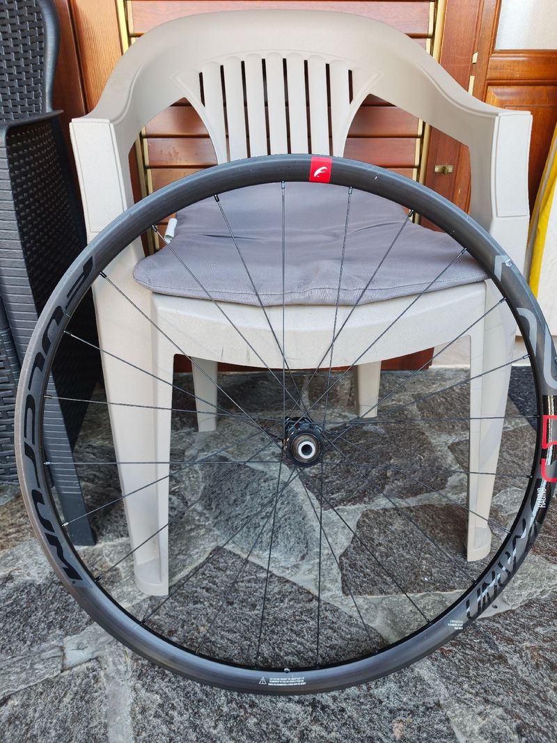 Fulcrum R5 Alluminio 2021 bike d'occasion — image 1 sur 7