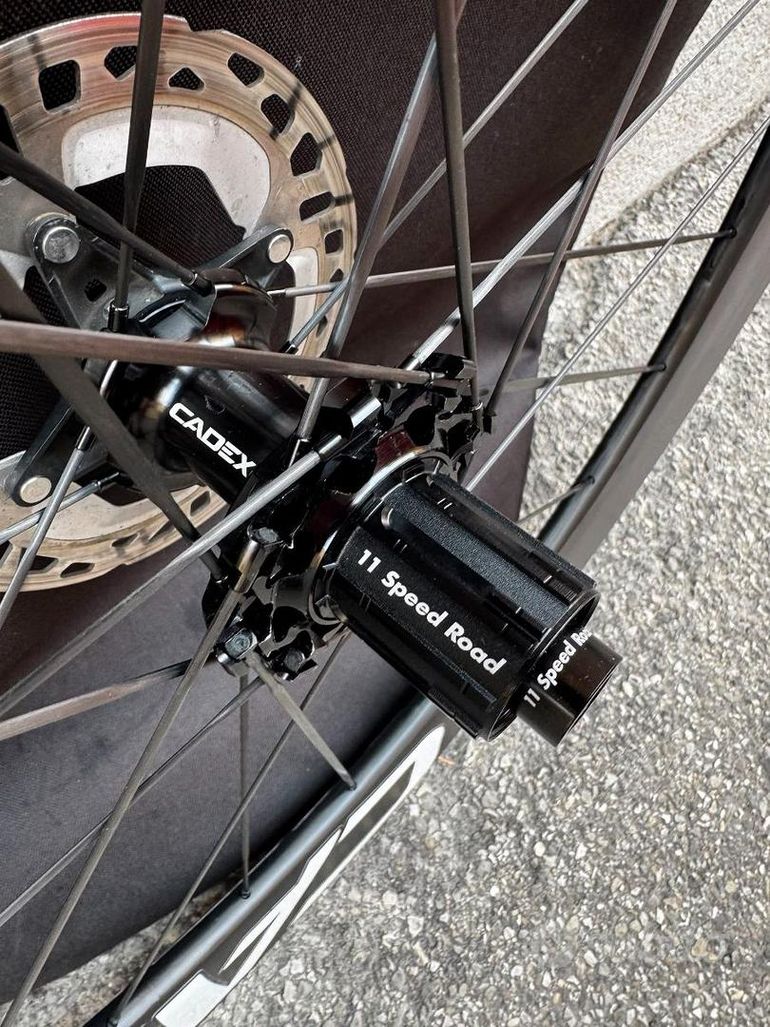 Used Cadex 65 TUBULAR DISC BRAKE 2020 bike — image 2 of 4