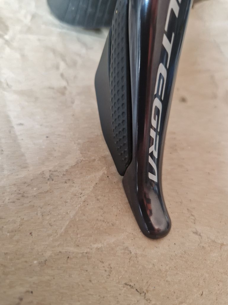 Used Shimano Ultegra ST8070R DI2 11s disc 2024 bike — image 2 of 8