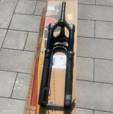 Tweedehands Fox 38 Grip 2 2024 bike — afbeelding 2 van 7