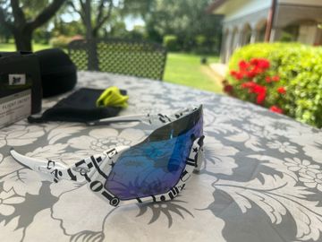 Used Oakley flight jacket bike — image 2 of 8