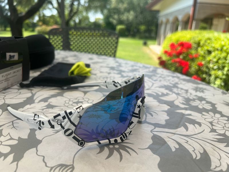 Used Oakley flight jacket bike — image 2 of 8