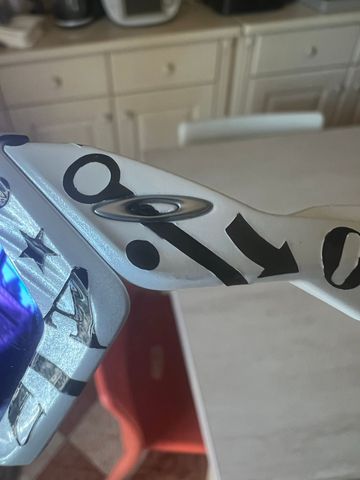 Used Oakley flight jacket bike — image 5 of 8